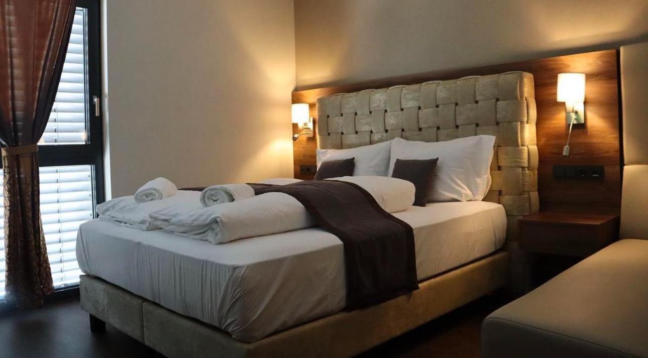 Intergroup Business & Design Hotel Ingolstadt Kosching Bagian luar foto