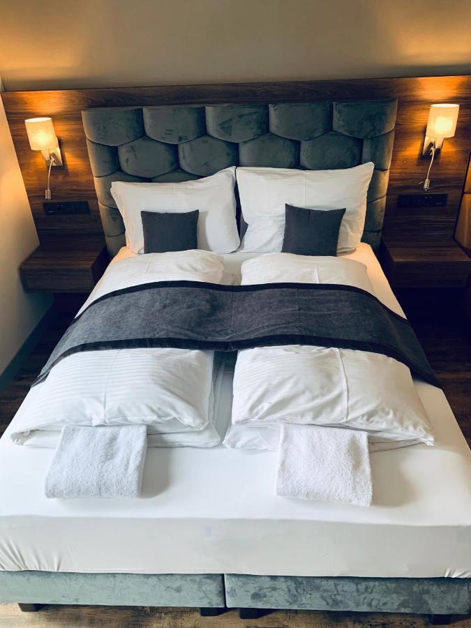 Intergroup Business & Design Hotel Ingolstadt Kosching Bagian luar foto